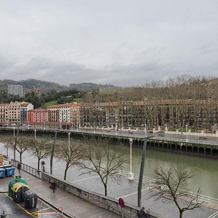 Piso Senorial Con Vistas A La Ria Appartement Bilbao Buitenkant foto