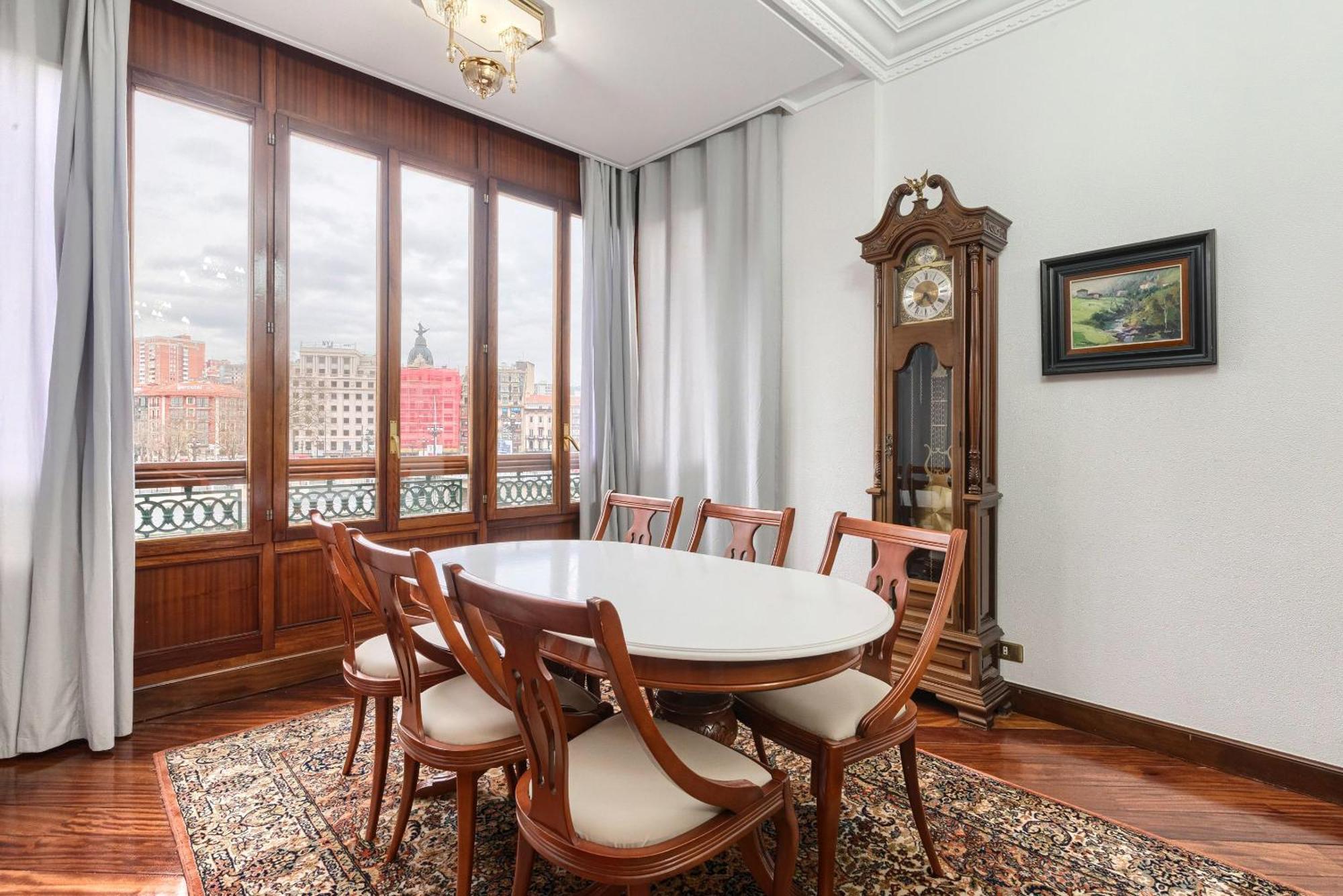 Piso Senorial Con Vistas A La Ria Appartement Bilbao Buitenkant foto